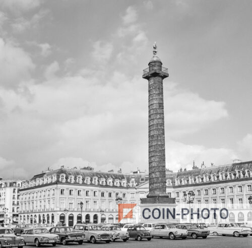 Photo de la colonne Vendôme à Paris - 1965