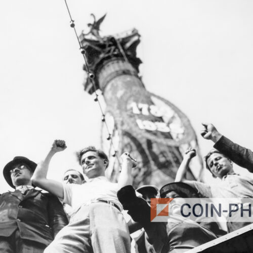 Photo d'un défilé du Front Populaire le 14 juillet 1935 sur la place de la Bastille