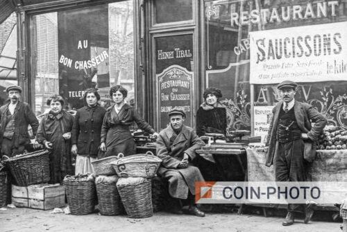 Photo d'une devanture de restaurant à Paris dans les années 20