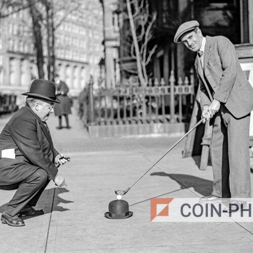 Photo de l'acteur et chanteur Al Jolson jouant au golf dans les rues de New York en 1923