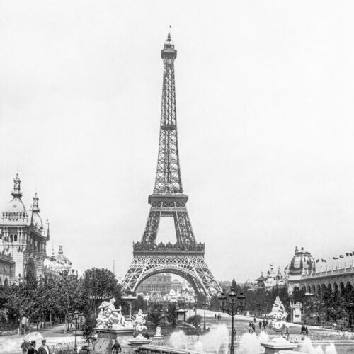 Photo de la Tour Eiffel lors de l'Exposition universelle de Paris en 1900