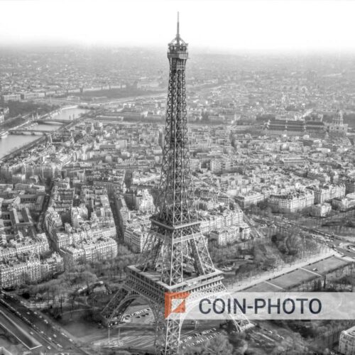 Photo de la Tour Eiffel vue du ciel - Années 50