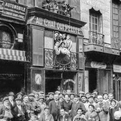 Photo du cabaret historique "Le Chat qui Pelote" à Paris en 1933