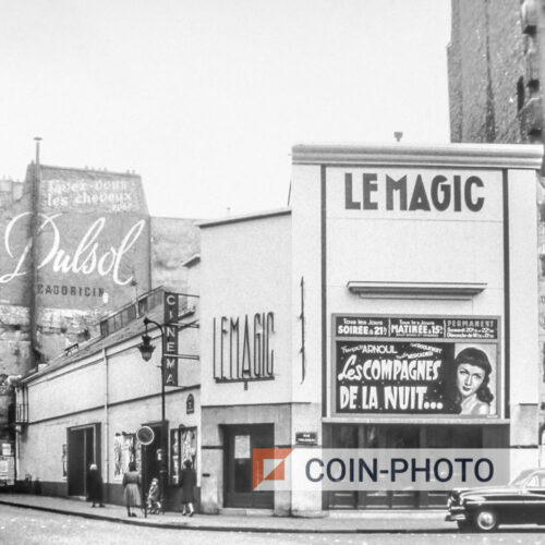 Photo du cinéma "Le Magic" à Paris dans les années 50