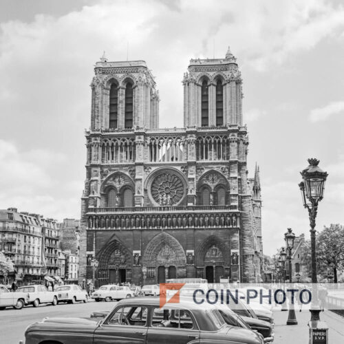 Photo de Notre-Dame sur l’île de la Cité en 1965
