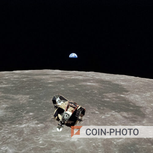 Module lunaire devant un lever de Terre durant la mission Apollo 11 en 1969